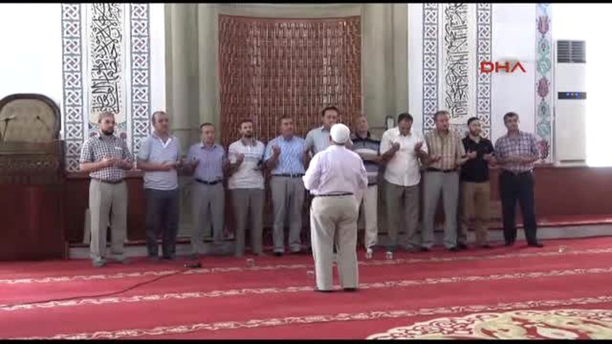 Çanakkale Çan\'da Darbe Girişiminde Ölenler İçin Mevlit ve Gıyabi Cenaze Namazı