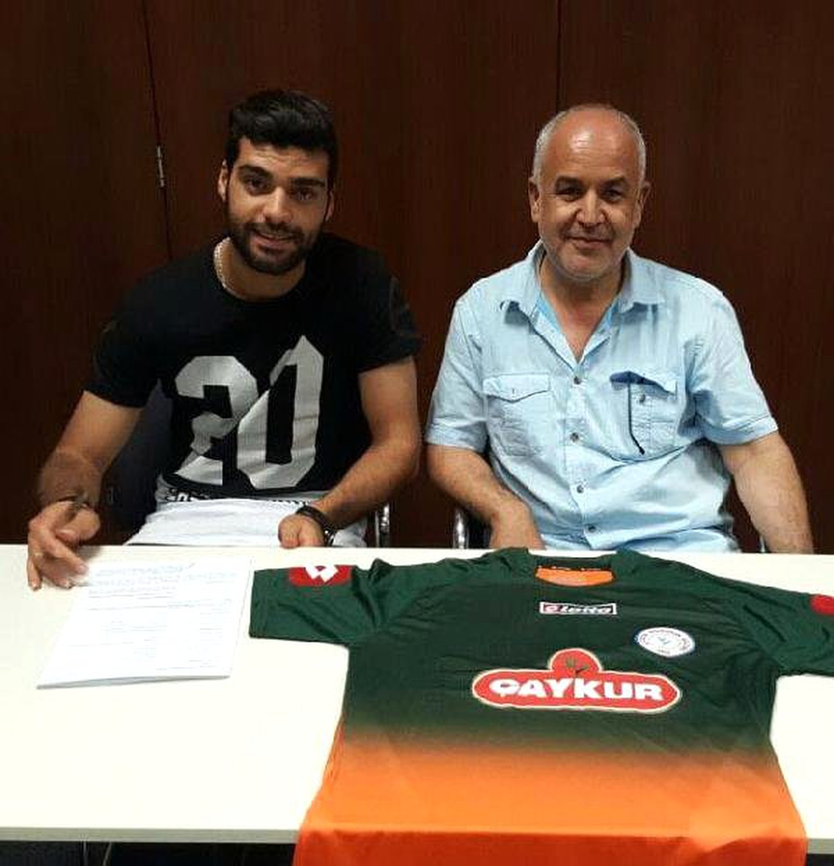 Rizesporlu Taremi, Ailesine Tehditlerin Ardından Ülkesi İran\'a Döndü