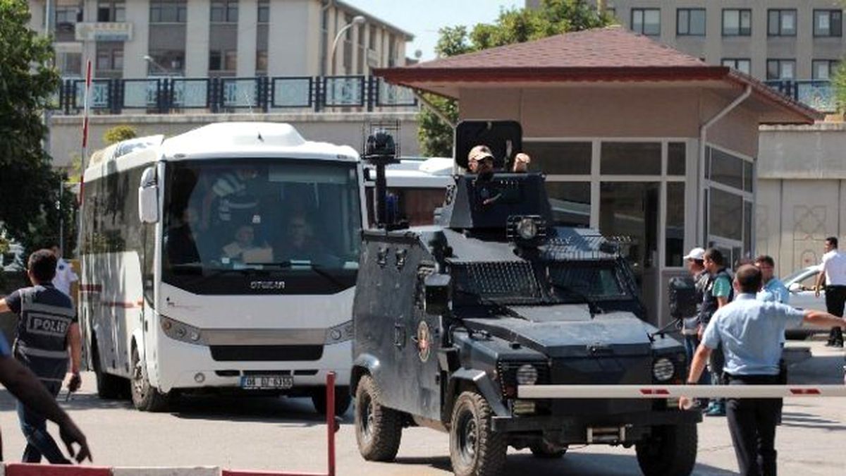 Darbe Girişiminde Gözaltına Alınan Askerler Ankara Adliyesi\'nde