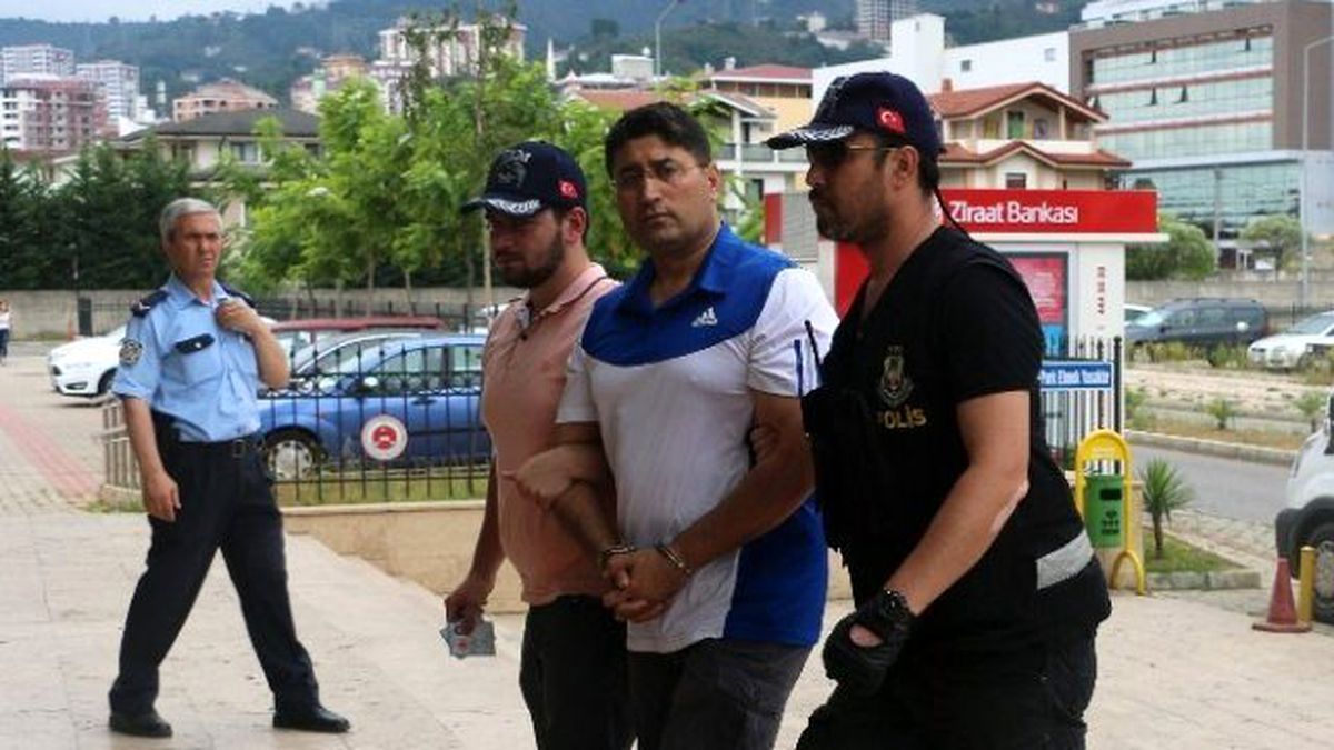 Darbe Girişimiyle İlgili Yürütülen Soruşturma Kapsamında Trabzon\'da Bir Subay ve 3 Emniyet Şube...