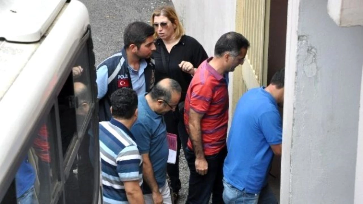 Darbe Soruşturmasında Gebze\'de Gözaltına Alınan Hakim ve Savcılardan 8\'i Adliyeye Getirildi