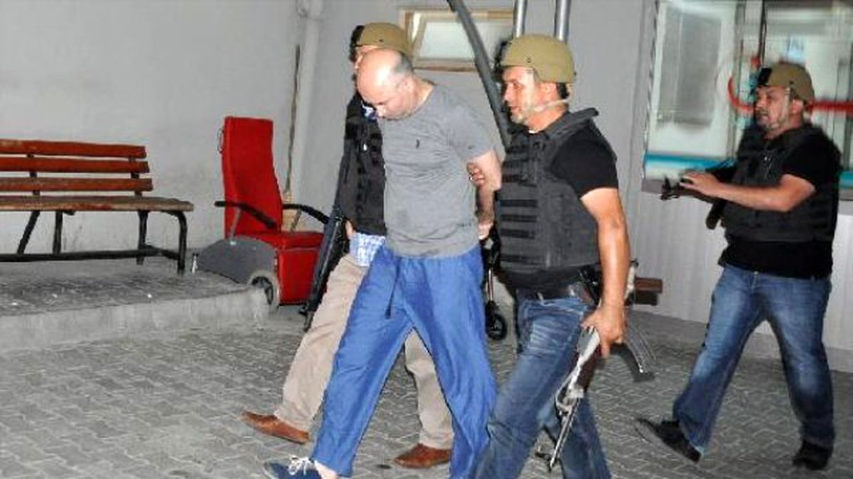 Denizci Kurmay Albay, Saklandığı Evde Yakalandı