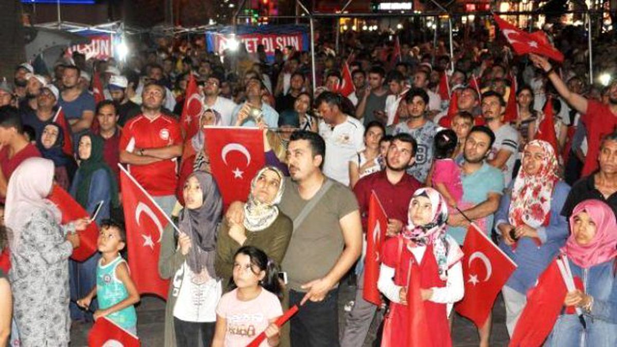 Denizli\'de Demokrasi Nöbeti Devam Ediyor