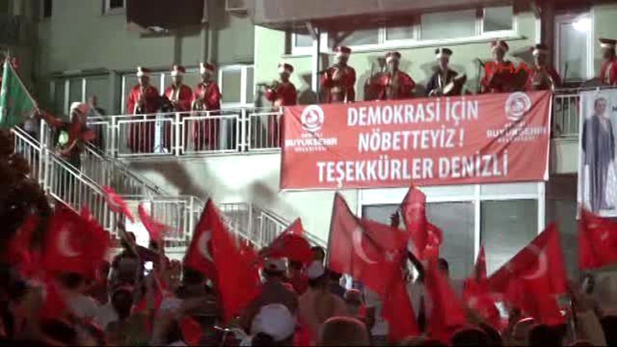 Denizli\'de Demokrasi Nöbeti Devam Ediyor
