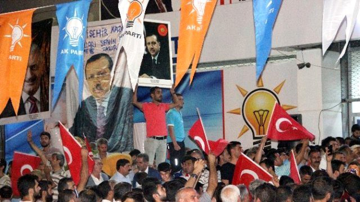 Diyarbakır\'da Demokrasi Nöbeti Sürüyor