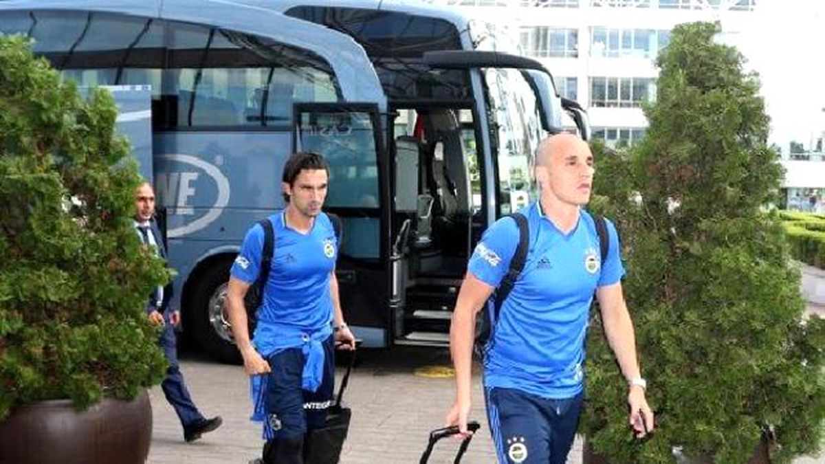 Fenerbahçe Prag\'a Ulaştı
