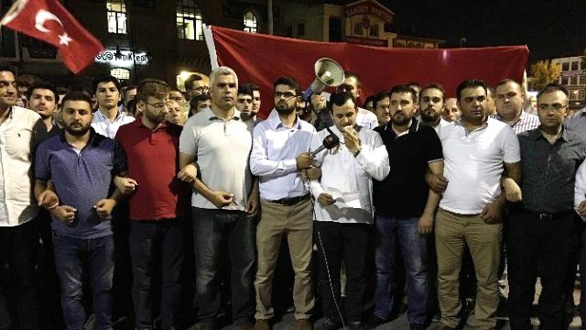 Genç Stk Temsilcileri Milli İradeye Sahip Çıktı