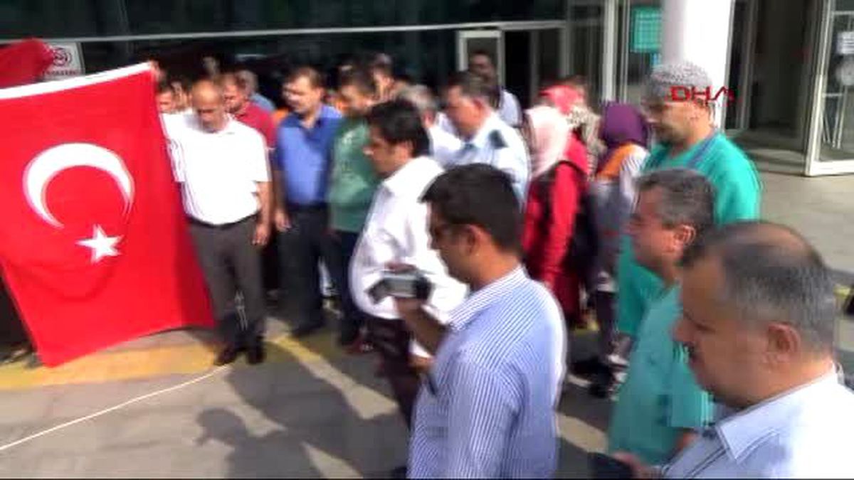 Karabük Tutuklanan Albayın Doktor Eşi Darbe Protestosunda