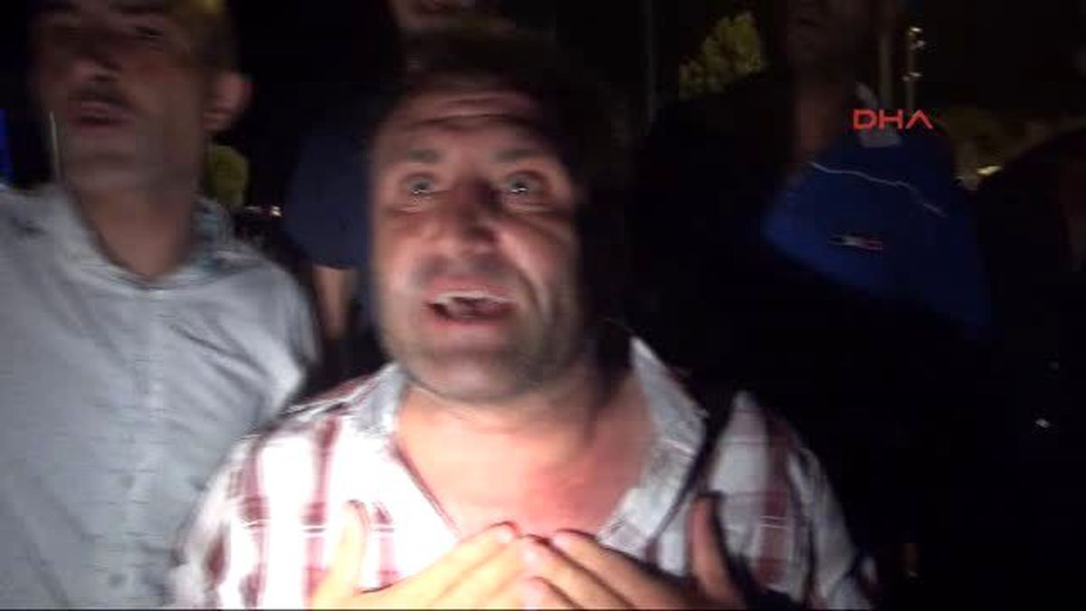 Kavga Sonrası Toplanan Vatandaşlar Suriyelilerin Kaldığı Oteli Taşladı