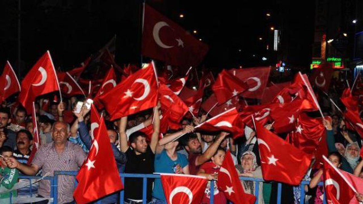 Nevşehir\'de Demokrasi Nöbeti Sürüyor
