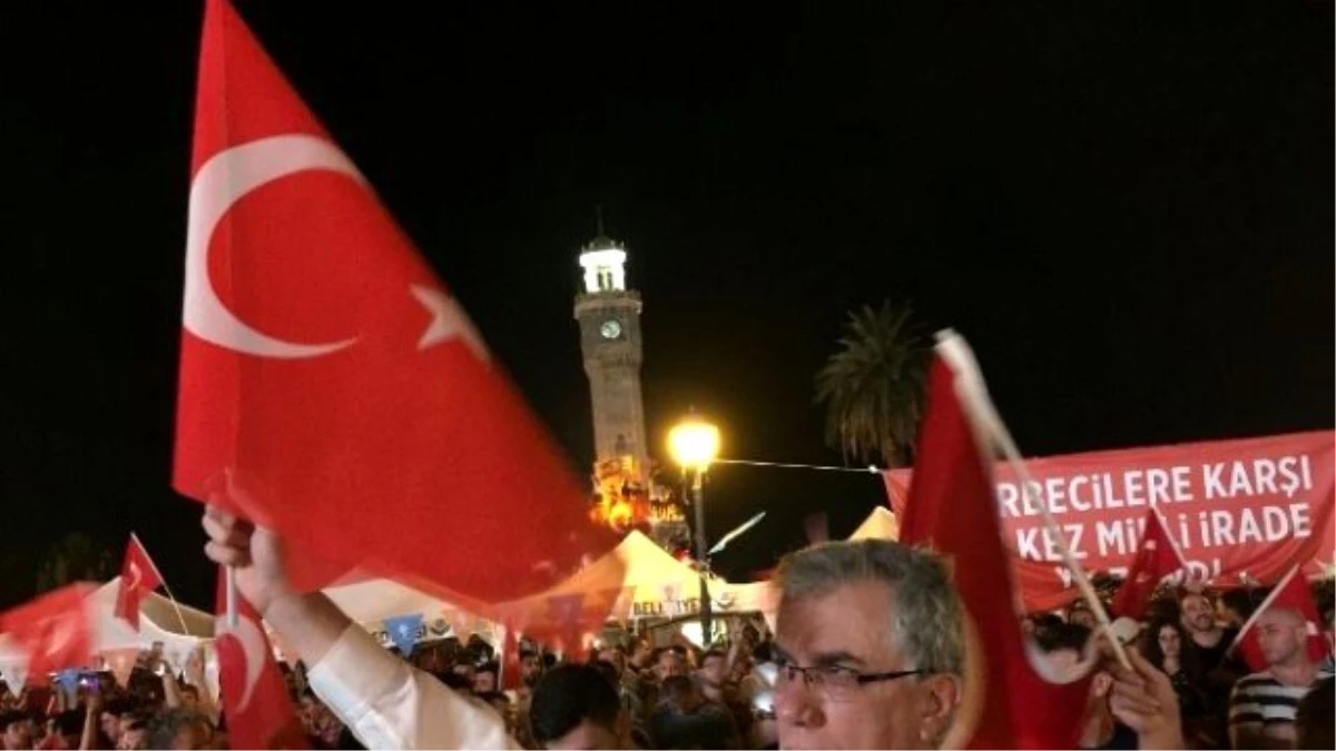 Prof. Dr. Kumanlıoğlu Halkla Beraber Demokrasi Nöbetinde