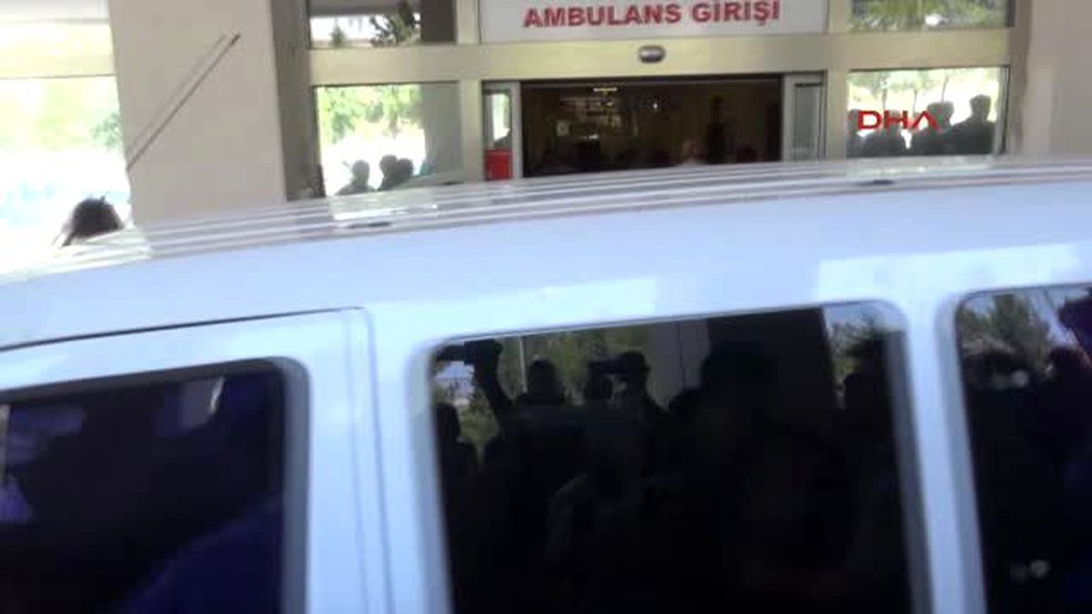 Şanlıurfa\'da Sağlık Kontrolüne Getirilen 2 Askere Linç Girişimi