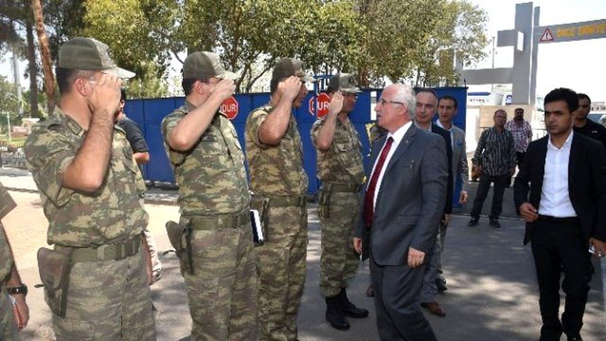 Şanlıurfa Valisinden Darbeye Karşı Duran Komutanlara Moral Ziyareti