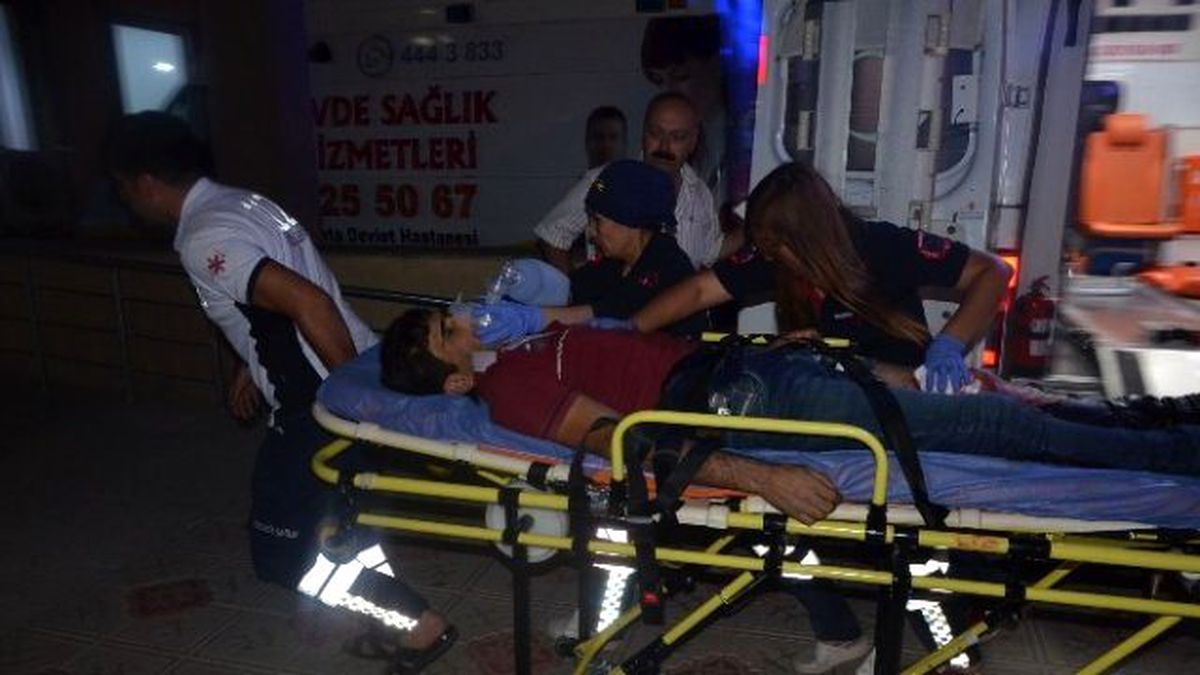Sokak Ortasında Bıçaklandı
