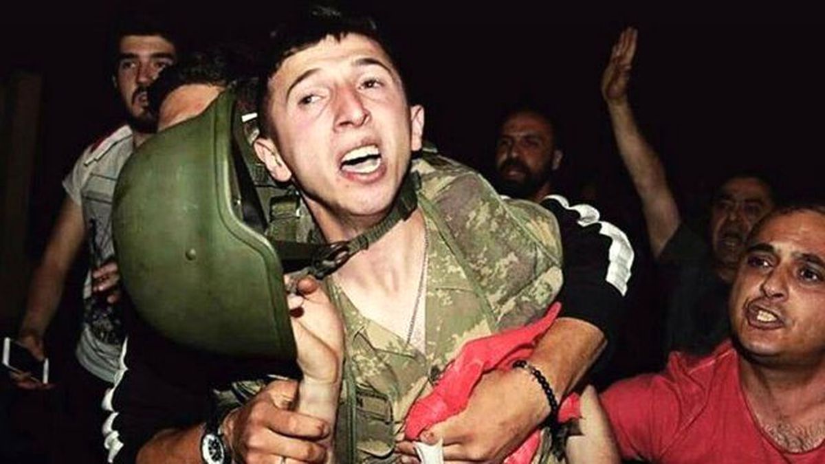 Sosyal Medyada Darbe Olacağını 1 Ay Öncesinden Bildiler