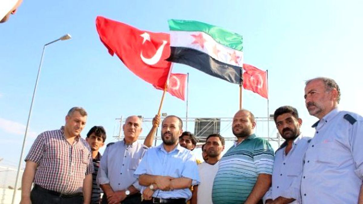 Suriyeliler\'den Darbe Protestosu