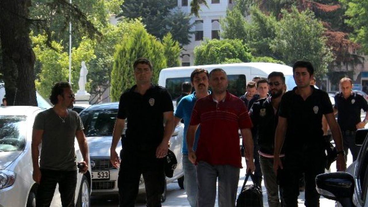Tekirdağ\'da 5 Hakim ve Savcı Tutuklandı