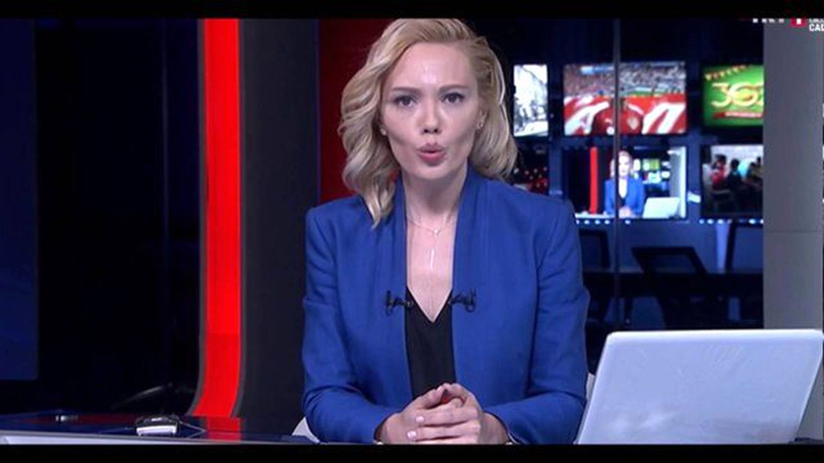 Tijen Karaş'ın 'Darbe Bildirisi'ni Okumadan Önceki Görüntüleri