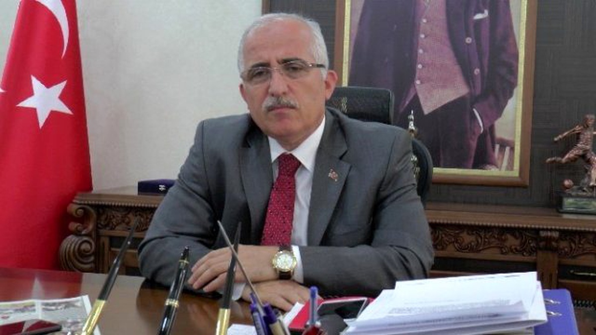 Vali Tuna "Herkes Otursun Oturduğu Yerde"