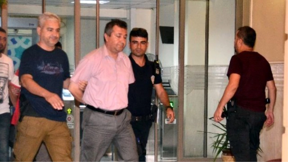 Adana\'da 12 Hakim ve Savcı Tutuklandı