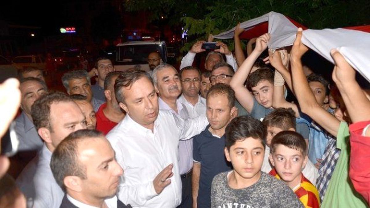 Ak Partili Ceylan, Milletle Demokrasi Nöbetinde