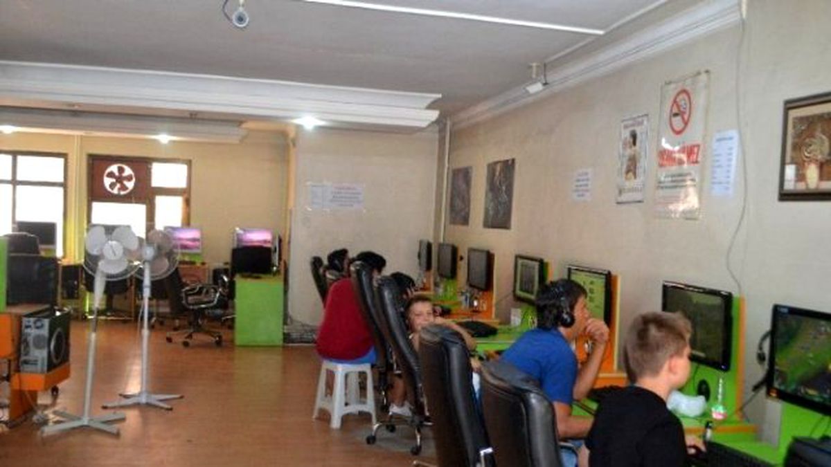 Akıllı Telefonlar İnternet Kafeleri Etkiledi