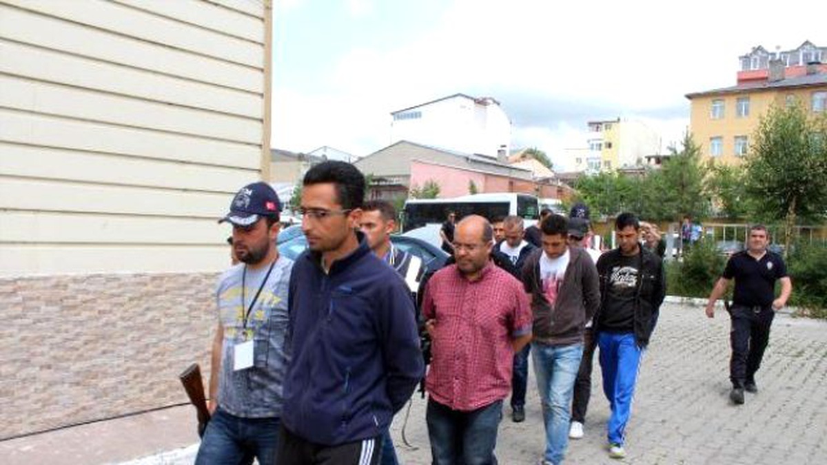 Ardahan\'da 18 Askeri Personel Adliyeye Çıkarıldı