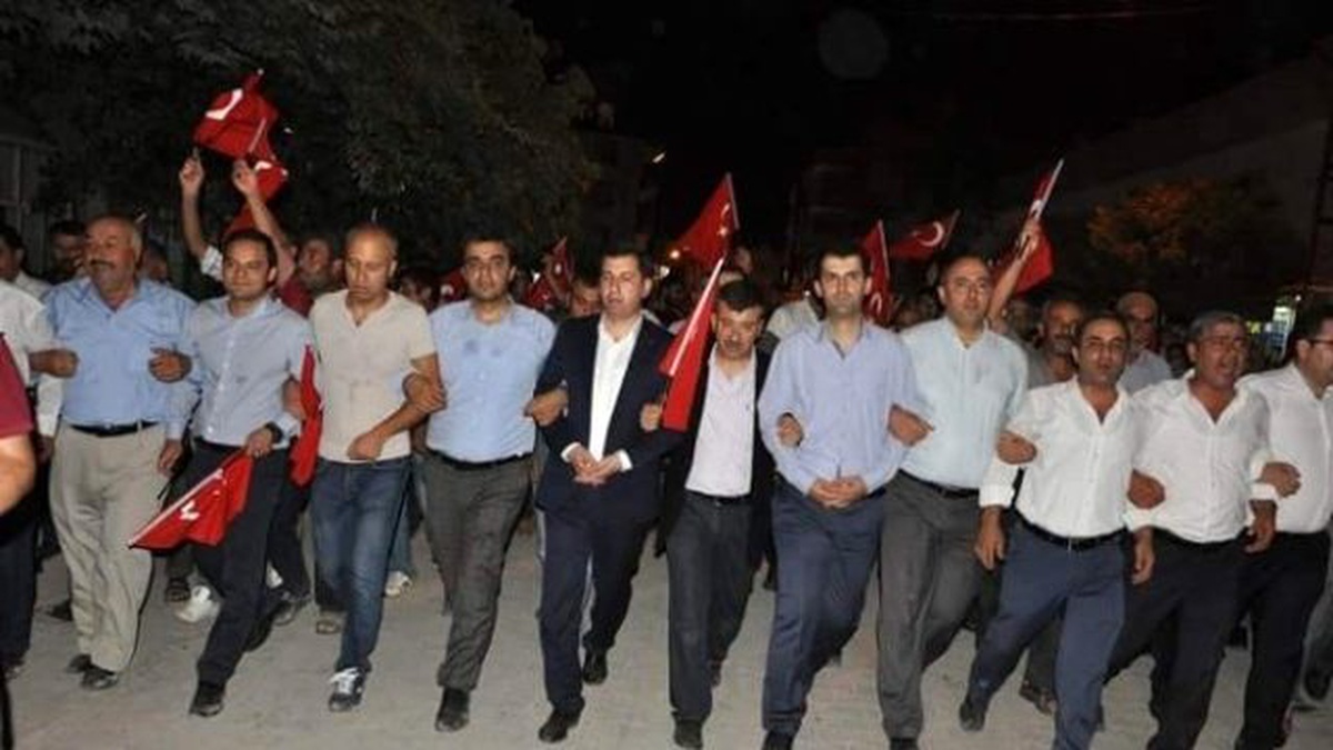Bozavalılar Demokrasi Nöbetini Bırakmıyor