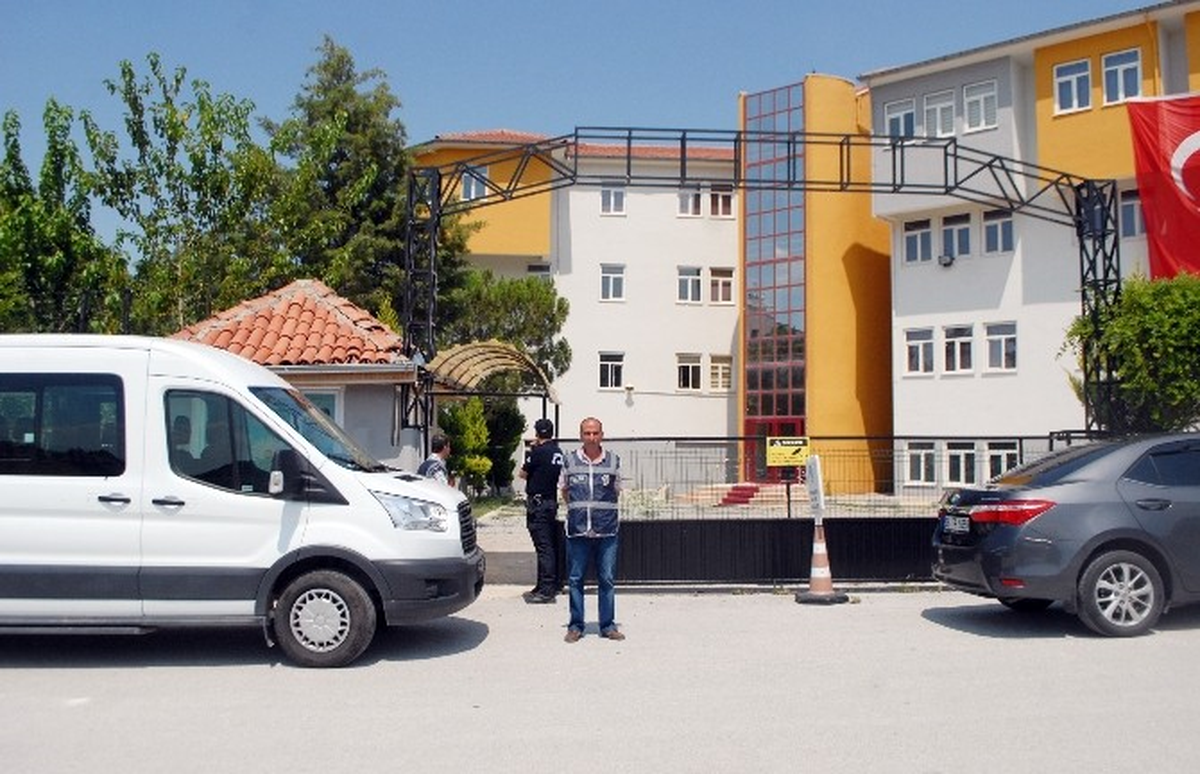 Burdur\'da Fetö\'ye Yakın Okul Mühürlendi