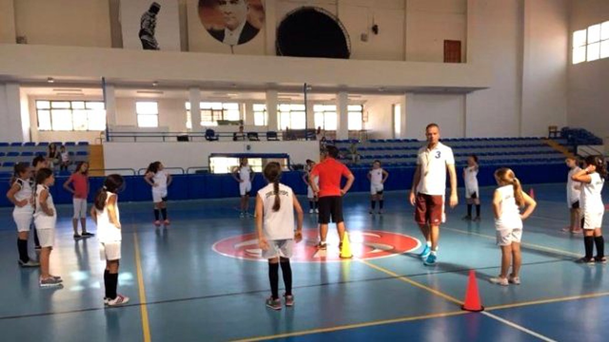 Çeşme Belediyespor Yeni Sezonda Yenileniyor