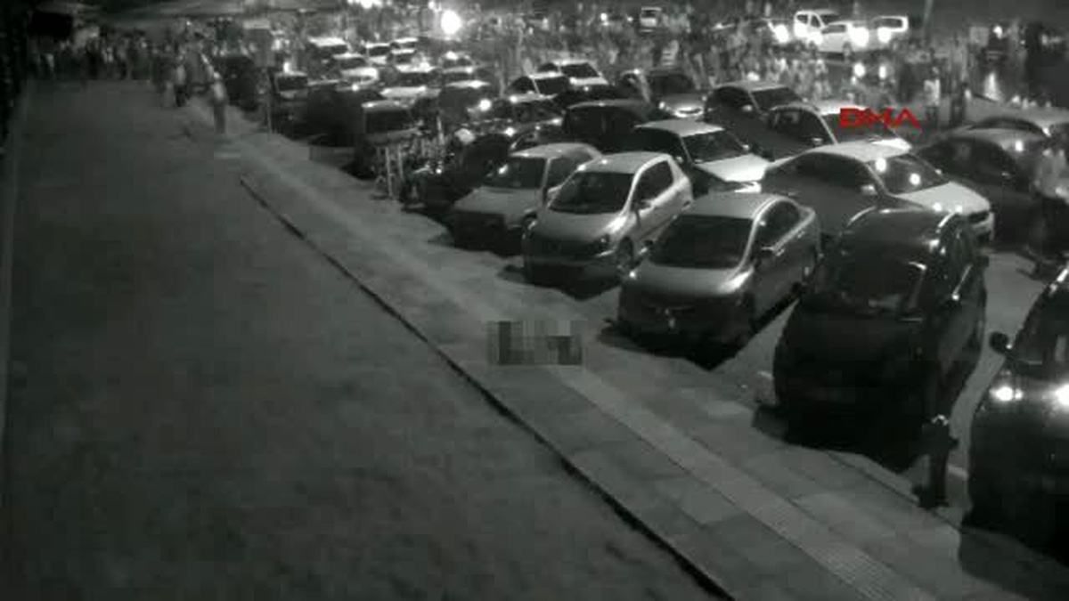 Cumhurbaşkanlığı Sarayı Önünde Yaşananlar - Askerlerin Gözaltına Alınması ve Bölgeden Yükselen...