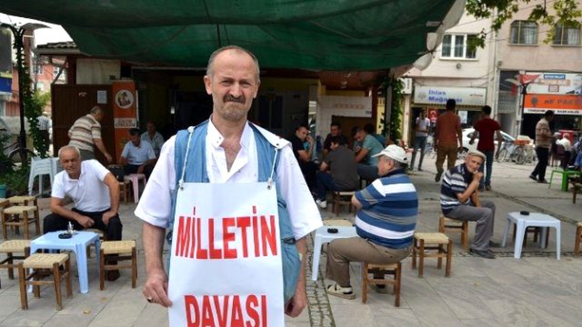 Darbeyi Protesto İçin Meclise Yürüyor