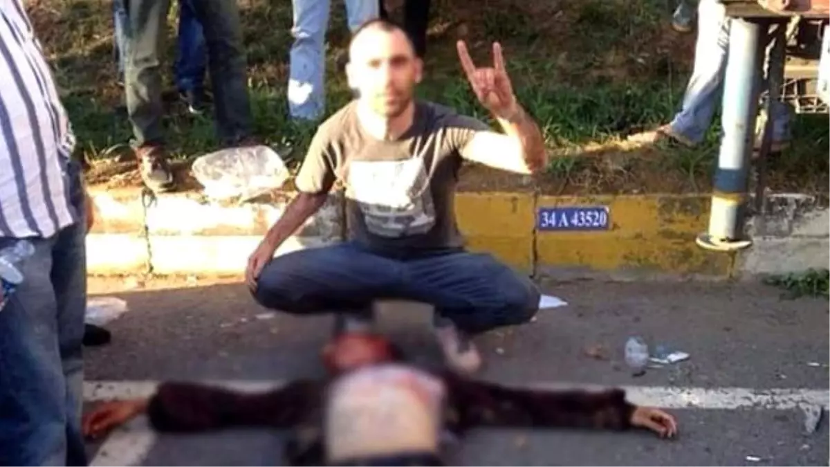 Devlet Bahçeli, Ülkücü İşareti Yapan Kişiye Çok Sert Tepki Gösterdi