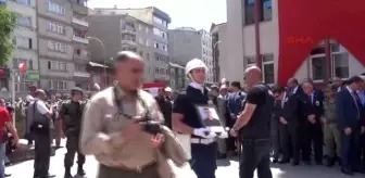 Erzurum Şehit Özel Harekatçının Babası Ağlayanı Tören Alanından Çıkarın