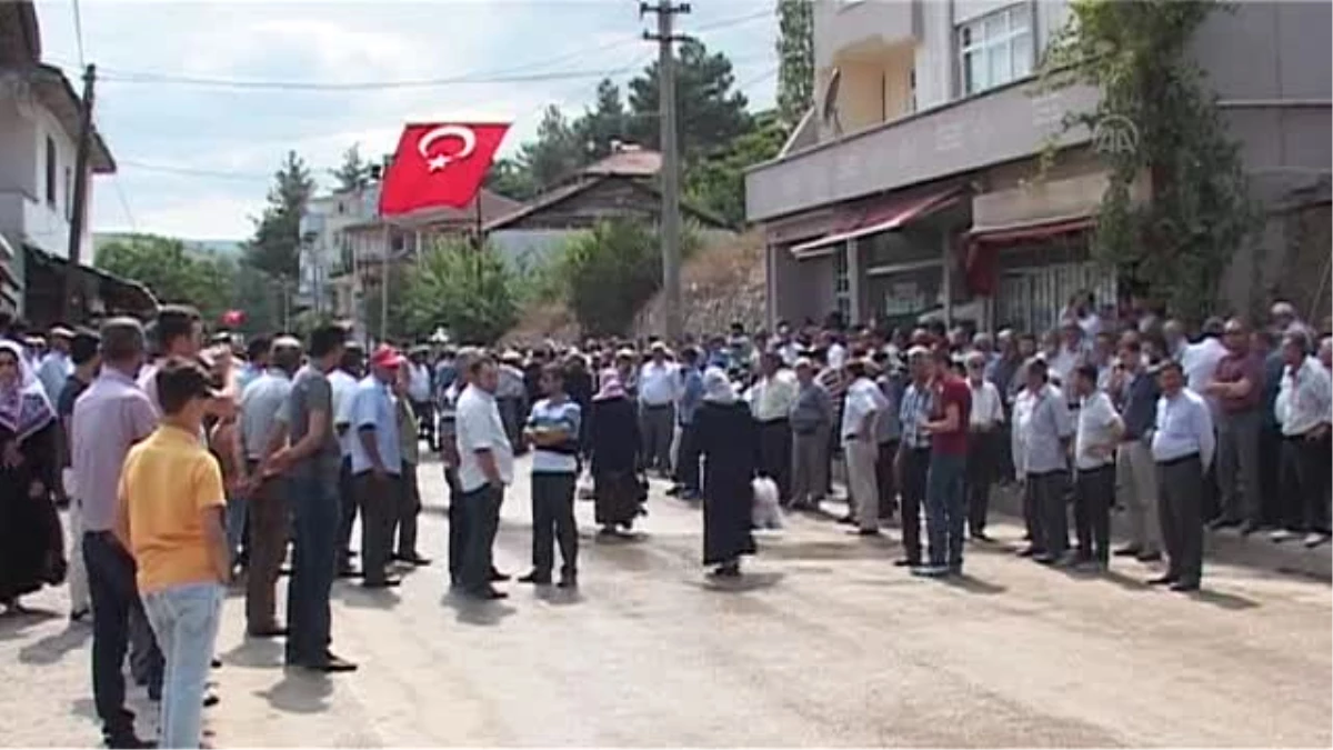 Fetö\'nün Darbe Girişimi - Şehit Birol Yavuz\'un Cenazesi