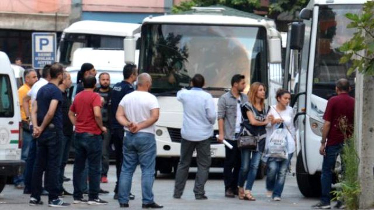 Gözaltına Alınan 45 Hakim ve Savcı Adliyeye Sevk Edildi