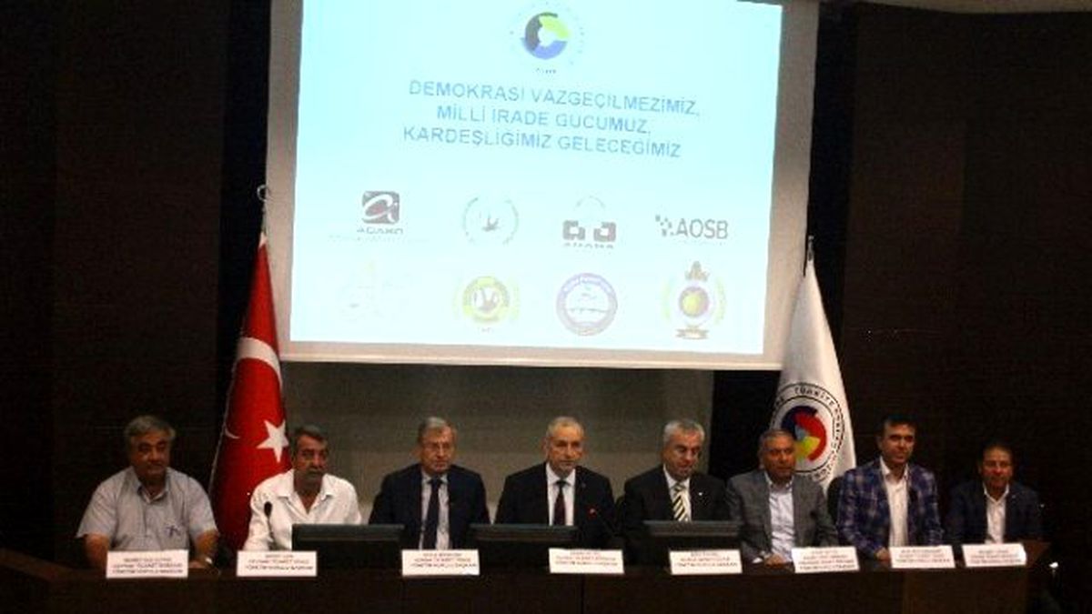 İş Dünyası Darbeye Karşı Tek Yürek