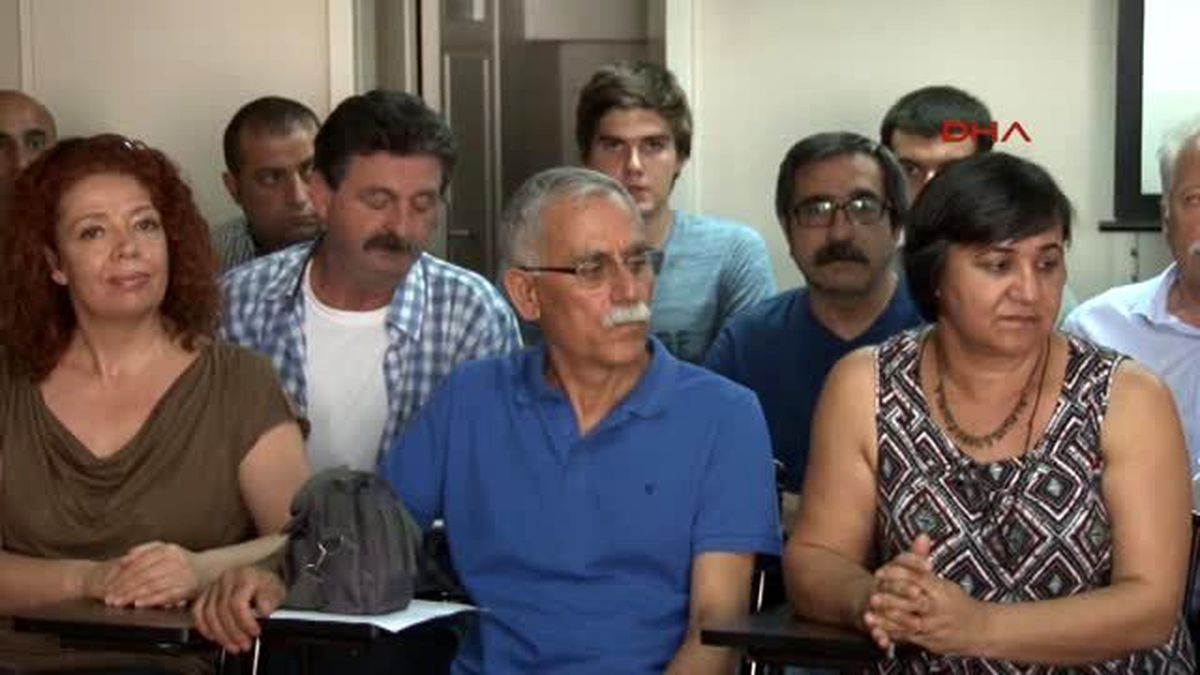 İzmir\'de Siyasi Parti, Sendika ve Meslek Odalarından Darbeye Ortak Tepki
