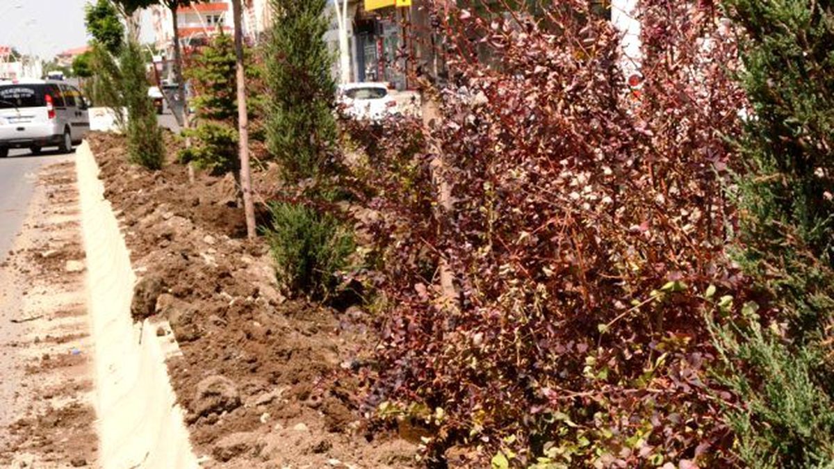 Kettin dört bir tarafında çalışmalarımız devam ediyor