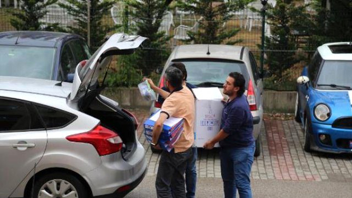 Kocaeli\'nde Gözaltına Alınan Hakim ve Savcılar Adliyeye Sevk Edildi