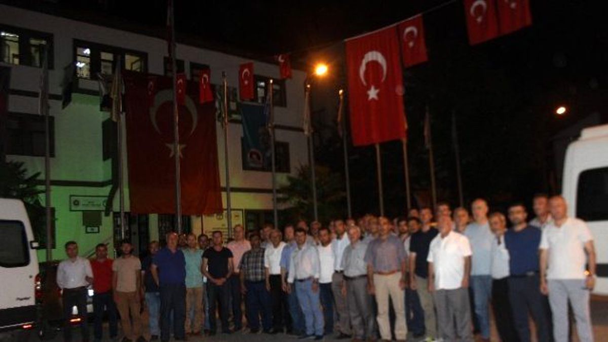 Osmaneli\'de Darbe Girişimine Tepkiler Sürüyor