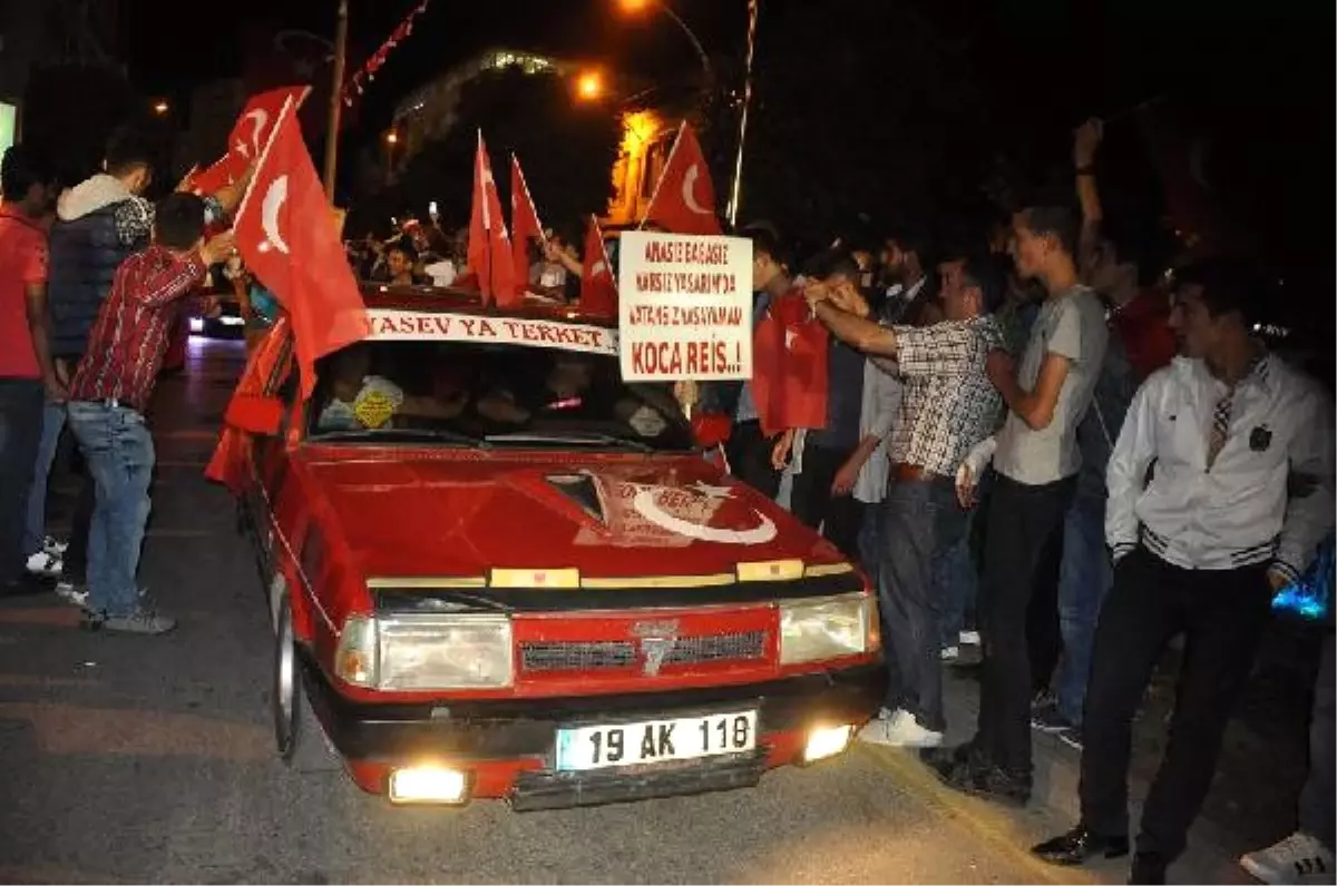 Pitbull Cinsi Köpeklere Fetullah Gülen Maketini Parçalattırdılar