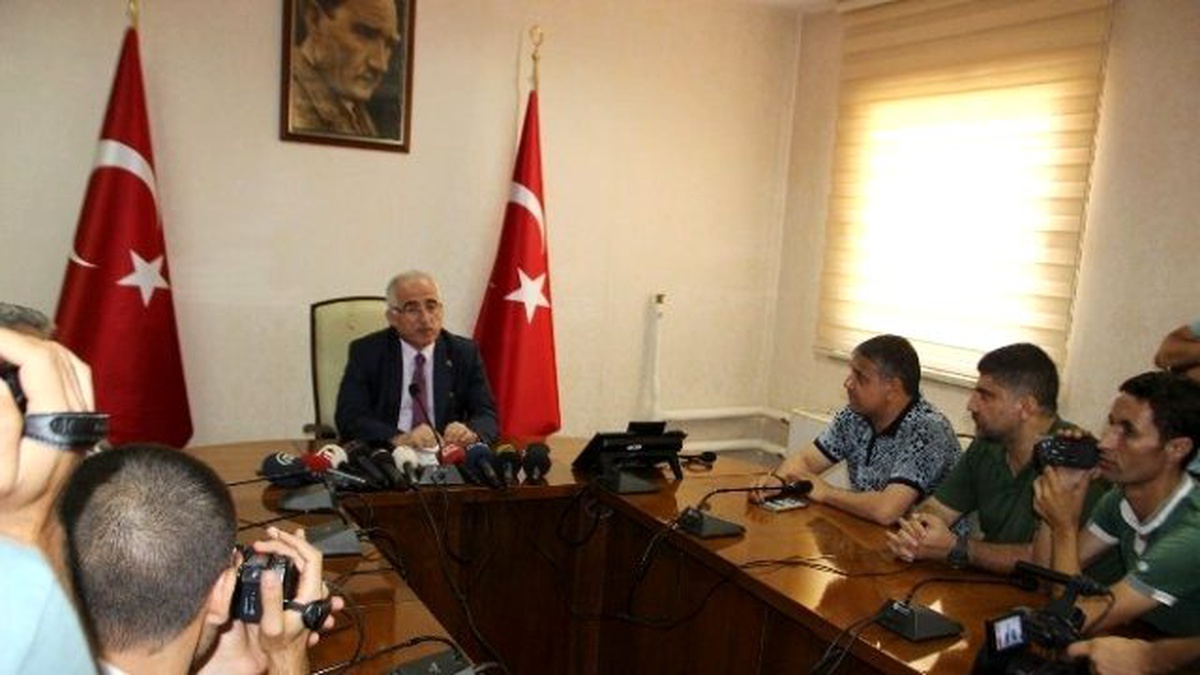 Şanlıurfa Valisi Güngör Azim Tuna: "Bunların Gözünün Yaşına Bakmamalıyız"