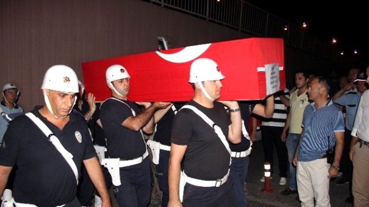 Şehit Komiser Yarıdımcısı Cennet Yiğit\'in Cenazesi Memleketine Getirildi