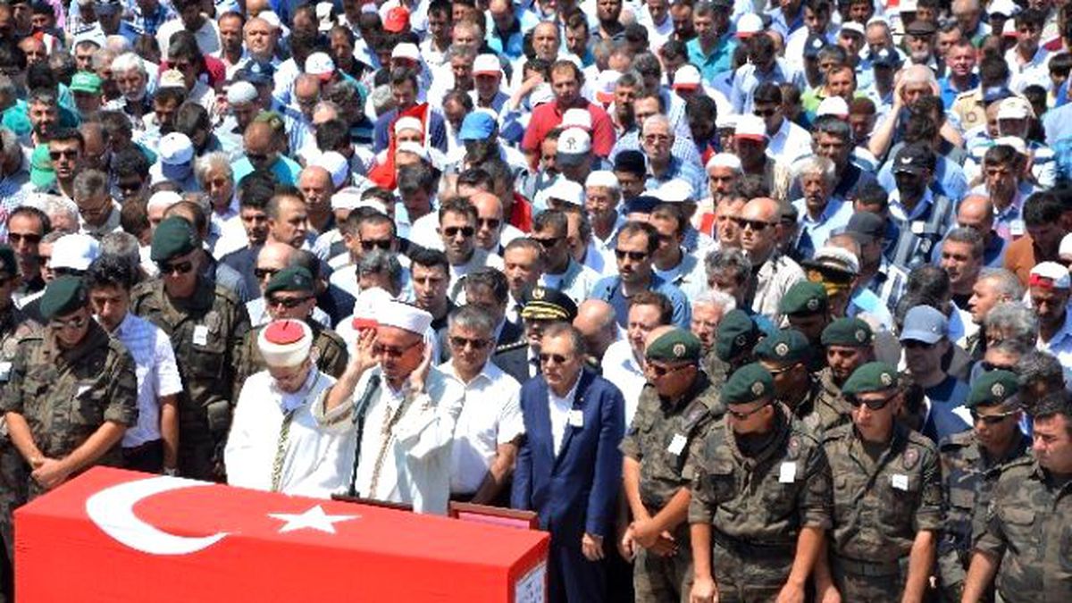 Şehit Özel Harekatçı Toprağa Verildi
