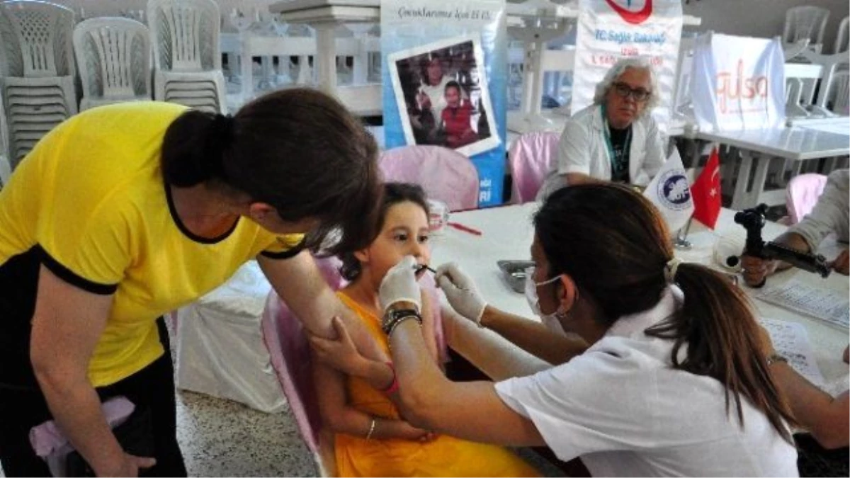 Soma\'da Madenci Çocuklarına Diş Taraması