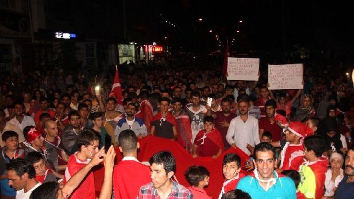 Stk\'lardan Darbe Girişimine Tepki