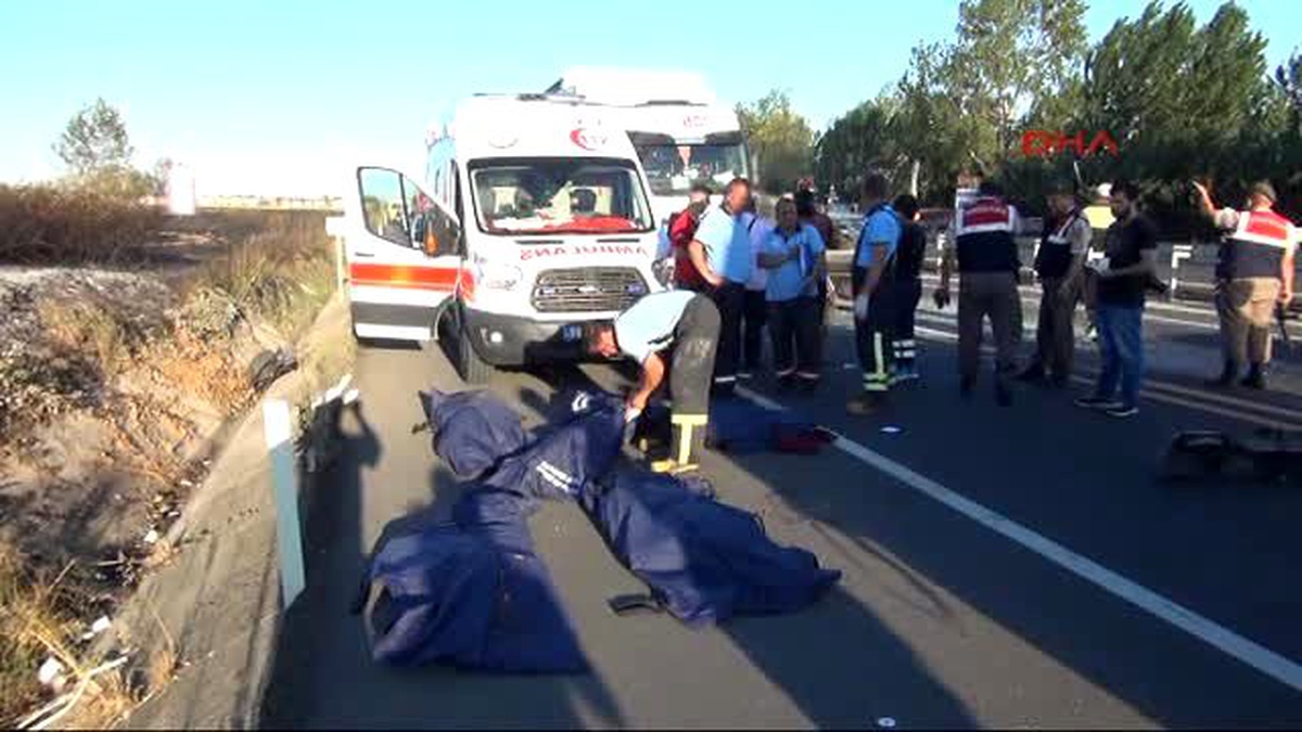 Tekirdağ İki Tır Arasında Sıkışan Otomobildeki 5 Kişi Öldü