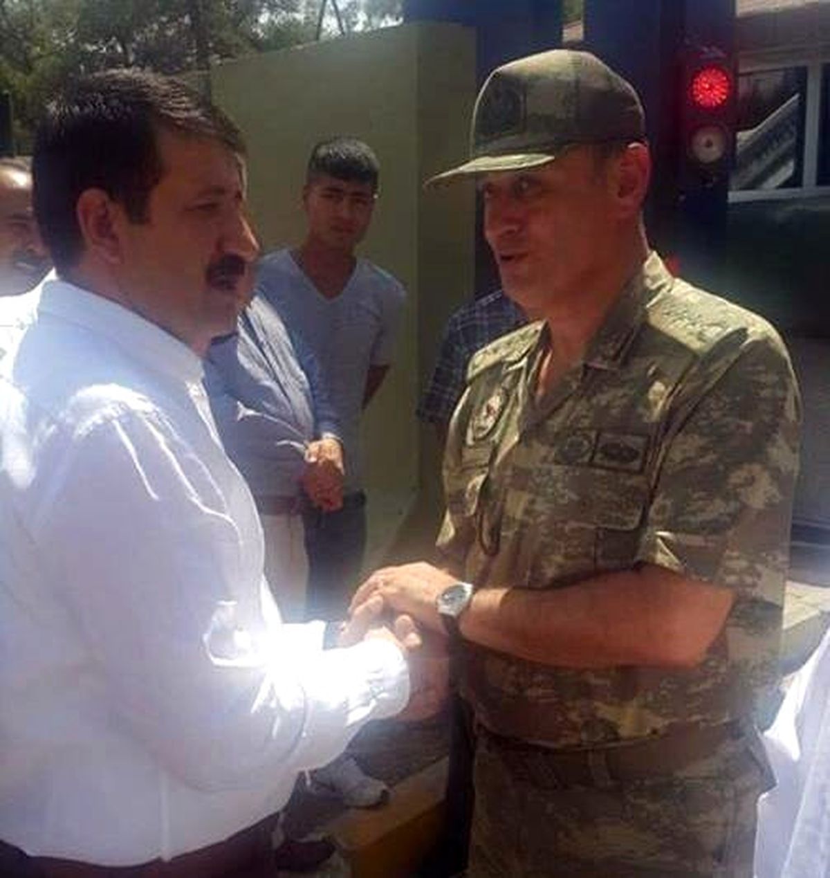 Tugay Komutanı Belediye Başkanı\'ndan Araçların Kaldırılmasını İstedi
