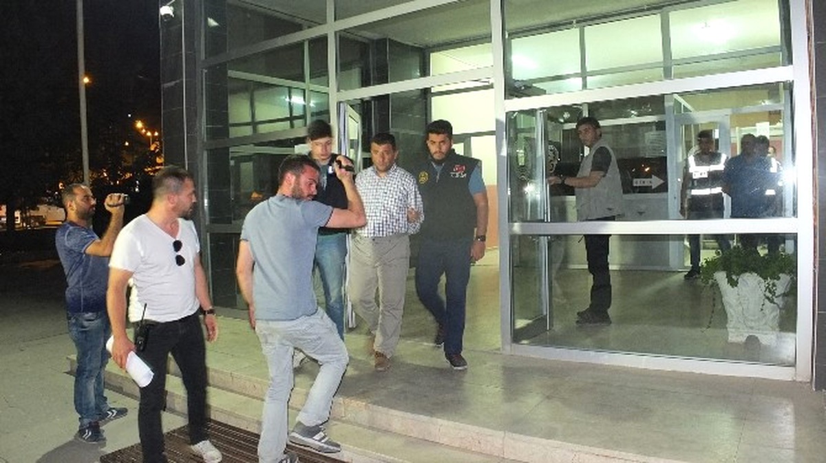 Tugay Komutanı ve 3 Rütbeli Tutuklandı